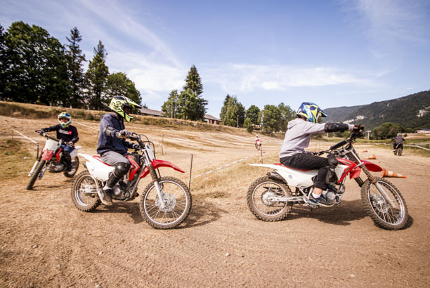 Vacances pour tous - colonies de vacances  - Autrans - Moto aventure