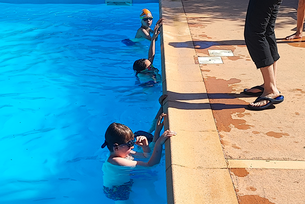 Vacances pour tous - colonies de vacances  - Les Issambres - Natation et sensations