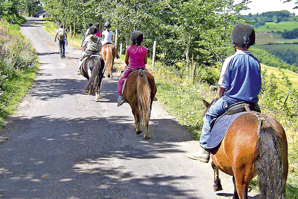 Vacances pour tous - colonies de vacances  - Saint-Front - Vacances au galop