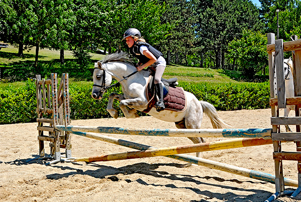 Vacances pour tous - colonies de vacances  - Ceyzériat - Équitation, loisirs et anglais