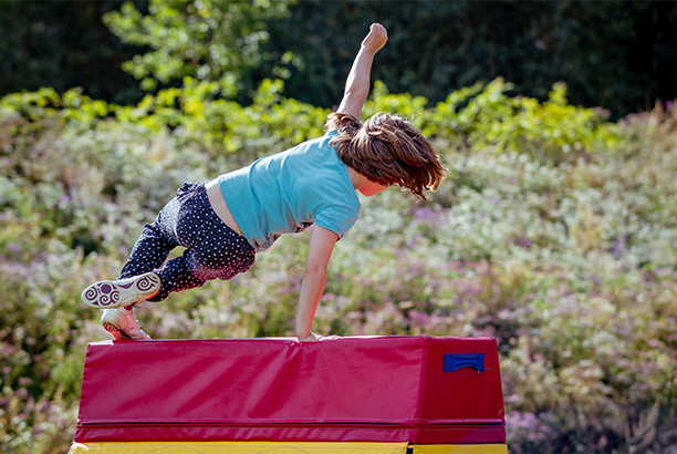 Vacances pour tous - colonies de vacances  - Courchevel - ... un Yamakasi