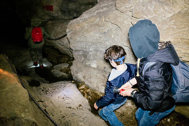 Vacances pour tous - colonies de vacances  - Les Eyzies-Sireuil - ... un archéologue aventurier