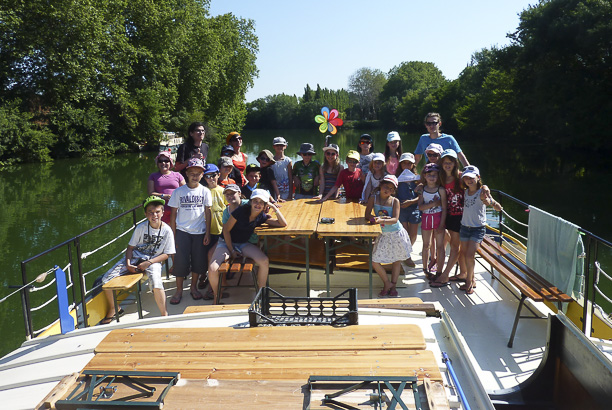 Vacances pour tous - colonies de vacances  - Itinérance en péniche - ... un marin sur le canal du Midi