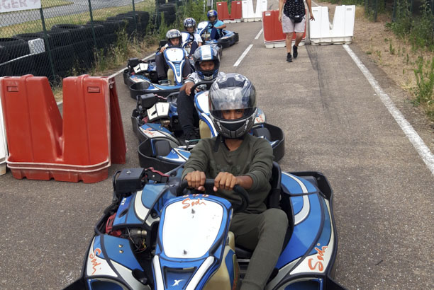 Vacances pour tous - colonies de vacances  - Les Athiauds - Initiation karting