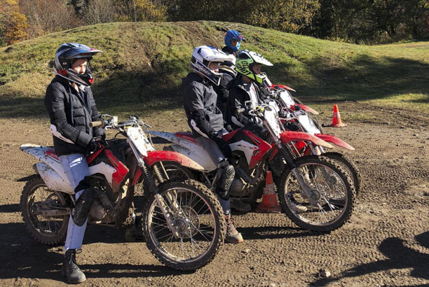 Vacances pour tous - colonies de vacances  - Les Carroz d'Arâches - Creil'Alpes - Moto
