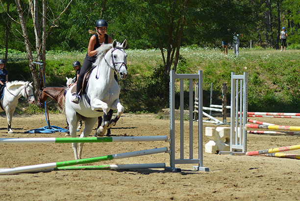 Vacances pour tous - colonies de vacances  - Ceyzériat - Stage intensif d'équitation