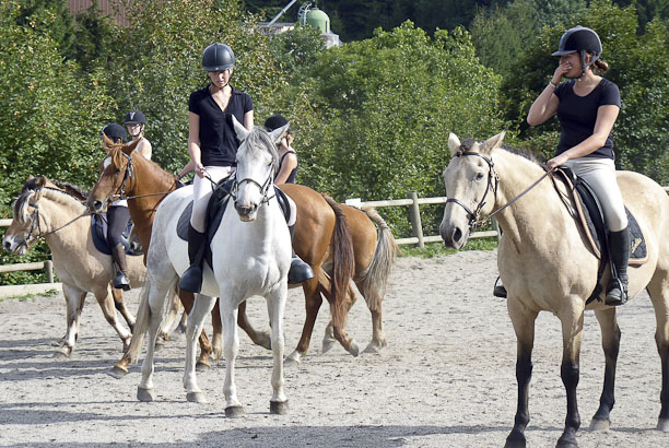 Vacances pour tous - colonies de vacances  - Saint-Front - Stage vacances au galop