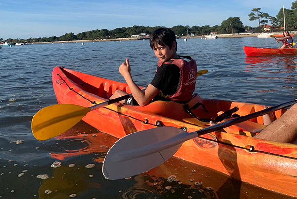 Vacances pour tous - colonies de vacances  - Taussat - Surfeur du Cap Ferret