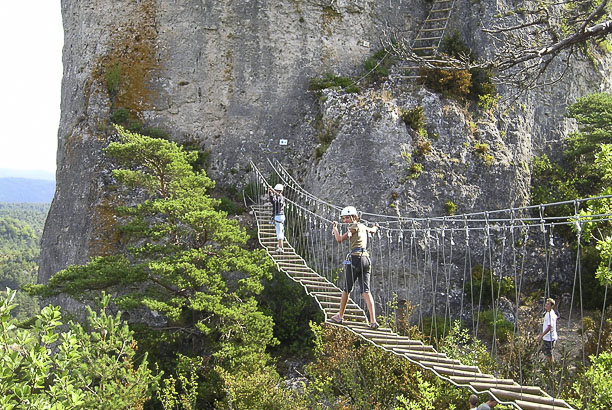 Vacances pour tous - colonies de vacances  - Pont-de-Salars - Raid aventure du Larzac aux gorges du Tarn