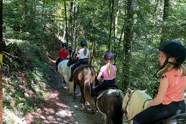 Vacances pour tous - colonies de vacances  - Saint-Jean-d'Aulps - Les cavaliers de la vallée d'Aulps